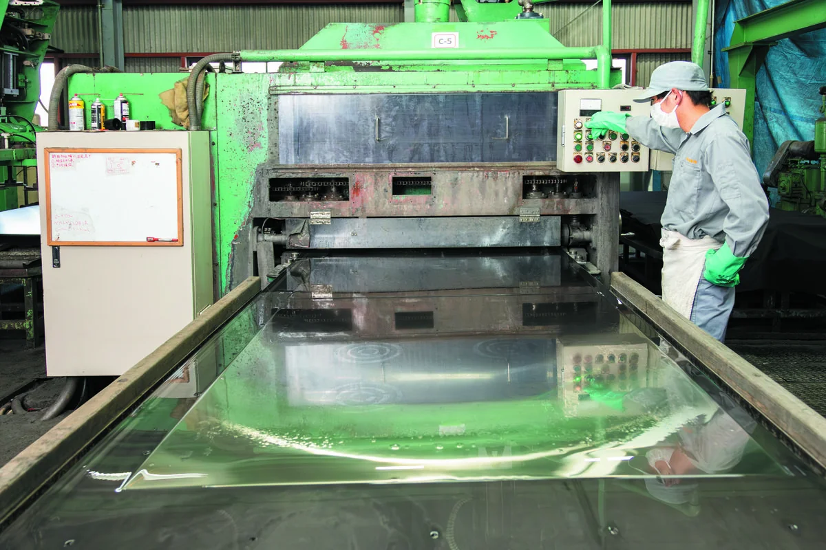 Processing on a large polishing machine